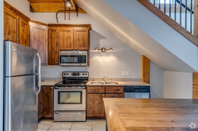 2 BR, 2 BA - 1,256SF