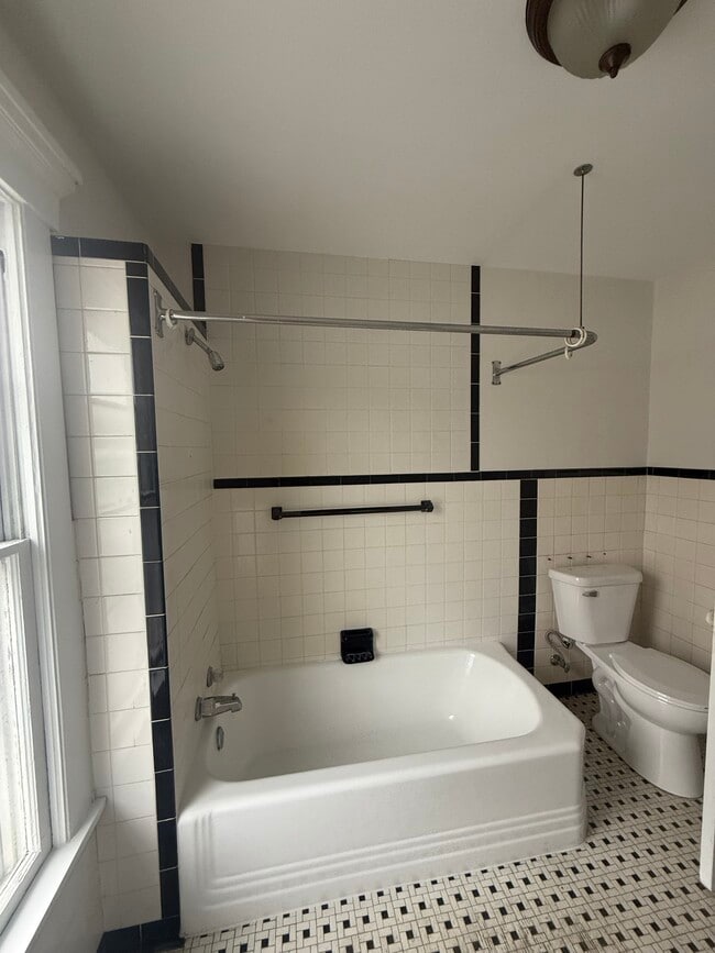 Photo - 809 Main St Unit 3 - Floor 2