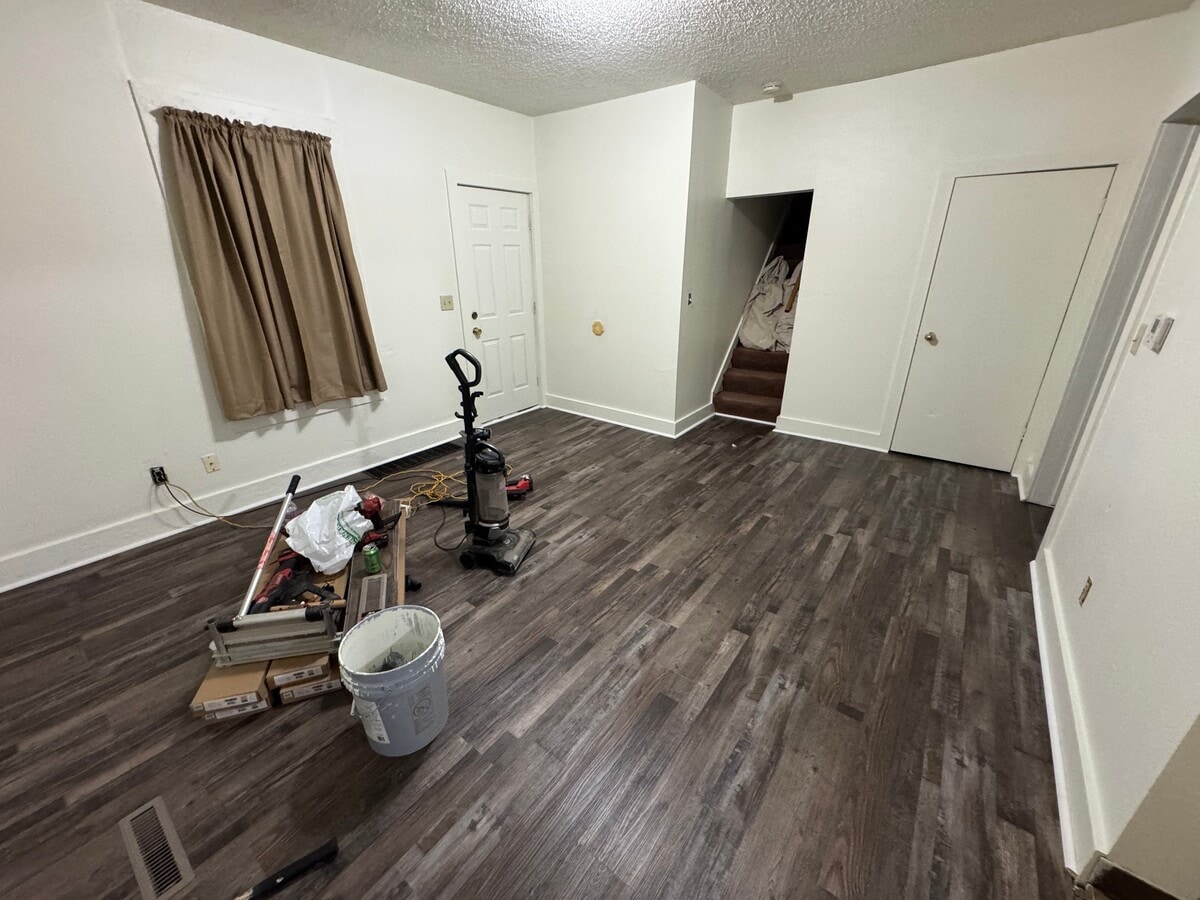 Photo - 861 Vine St