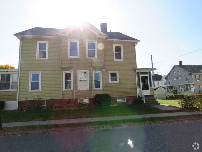 Building Photo - 15 Hartford Ave Rental