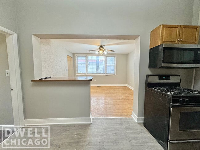 Building Photo - 1824 S Canalport Ave Unit 1