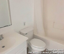 Photo - 930 Drury Ln Unit 3
