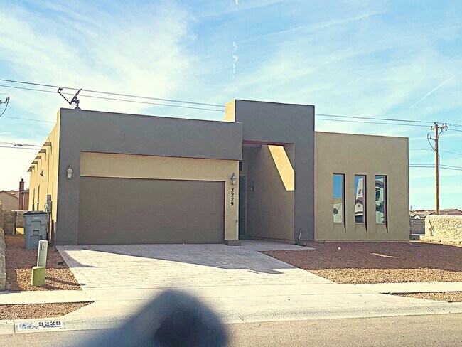 Photo - Stunning 4 bedroom, 2.5 bath home in East ...