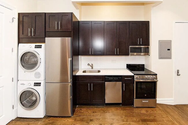 223 Mott St Unit 1