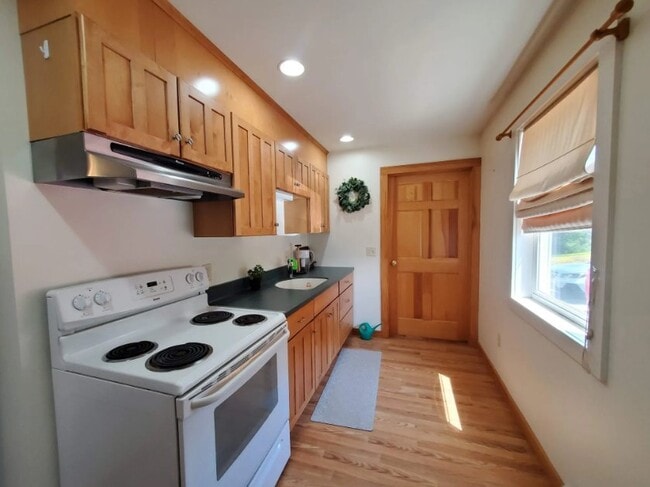 474 Willow Brook Rd Unit B