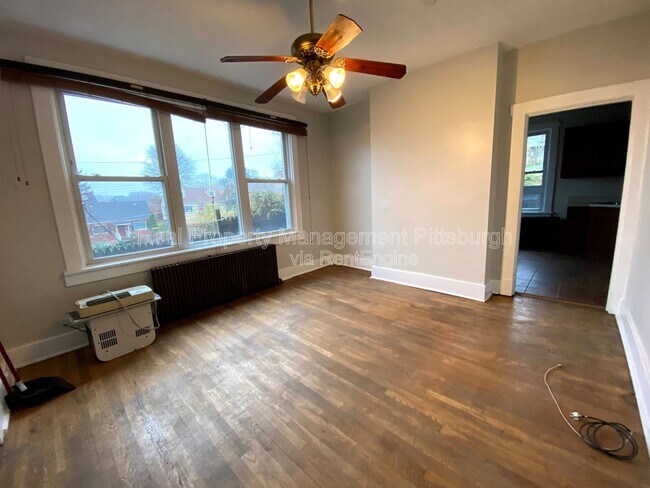 Photo - 318 Kaercher St