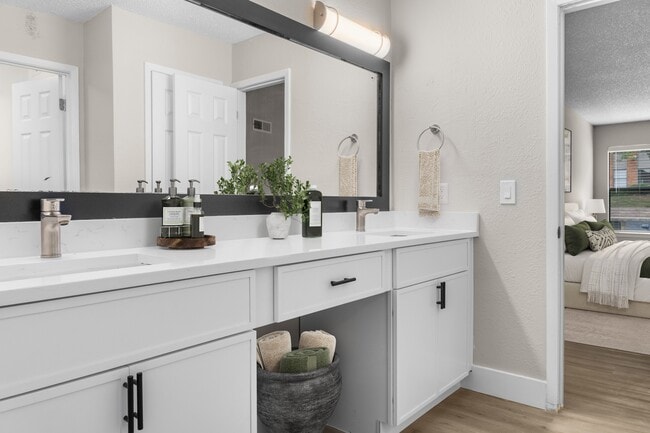Riverchase Landing Apartments
