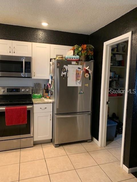 Photo - 6048 Merril St