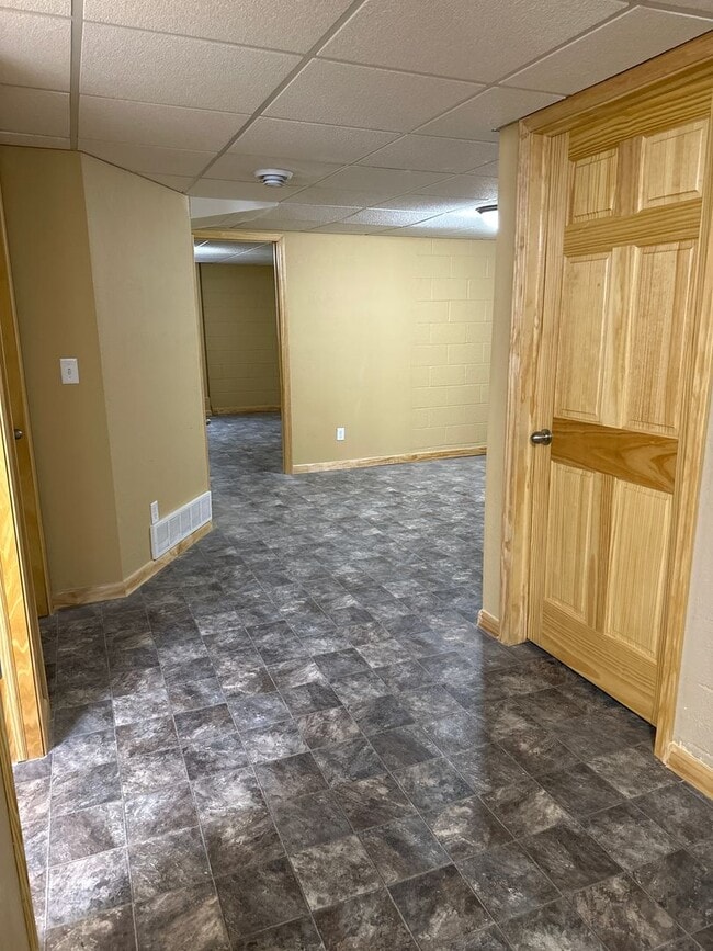 Photo - EZ - 202 Triplex Unit B