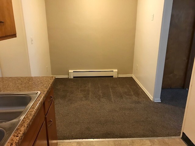 Dining Area - Broadway Apartments