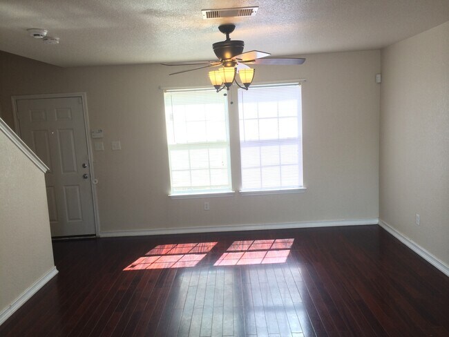 Photo - 6003 Ironmill Creek