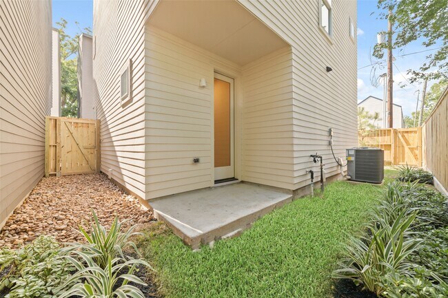 Photo - 859 Rachel St