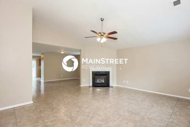 Photo - 3 Bedroom Pet-Friendly Home in Charlotte, NC with Main Street Renewal