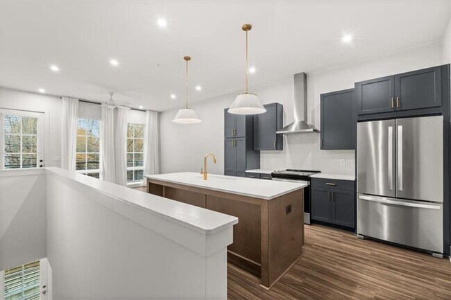 Photo - 1274 Longreen Ter NW Unit 8