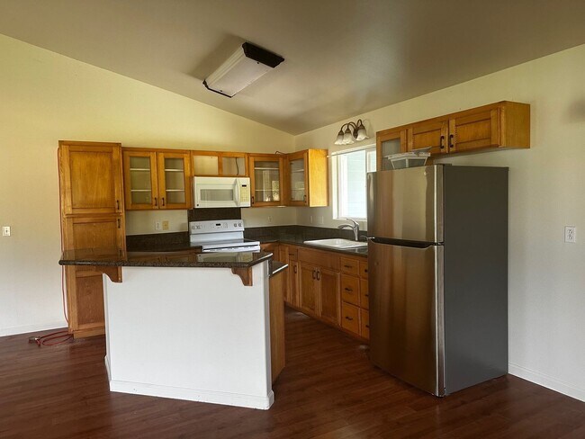 Photo - 15-1300-1300 Railroad Ave