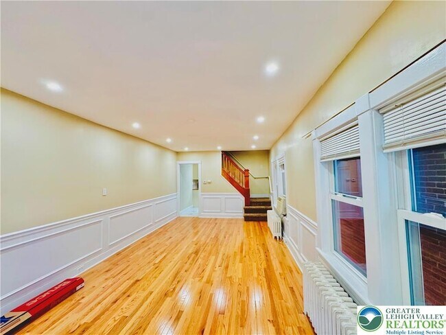 Photo - 2429 Forest St