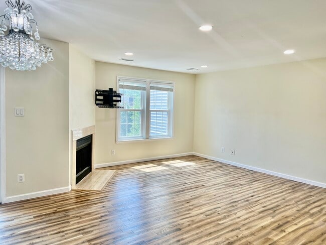 Photo - 12936 Grays Pointe Rd Unit 12936B
