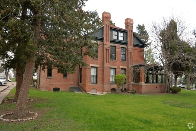 Friends Apartments
