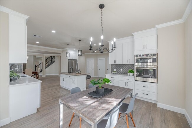 Building Photo - 3123 Baywood Park Dr