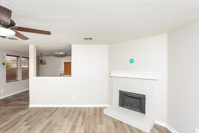 Photo - 1732 Rialto Way