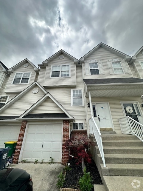 Building Photo - 306 Macleren Dr Rental