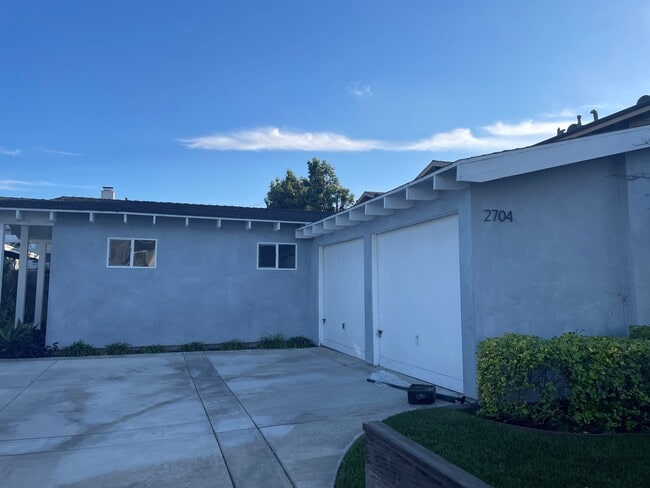 Photo - 2704 Gates Ave Unidad A