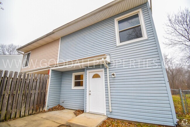 Building Photo - 3 Bedroom 1.5 Bathroom Duplex Rental