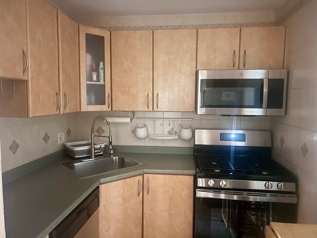 Photo - 140 Kenrick St Unidad 21