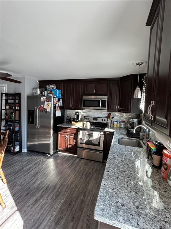 1081 New Haven Rd Condo For Rent in Naugatuck, CT