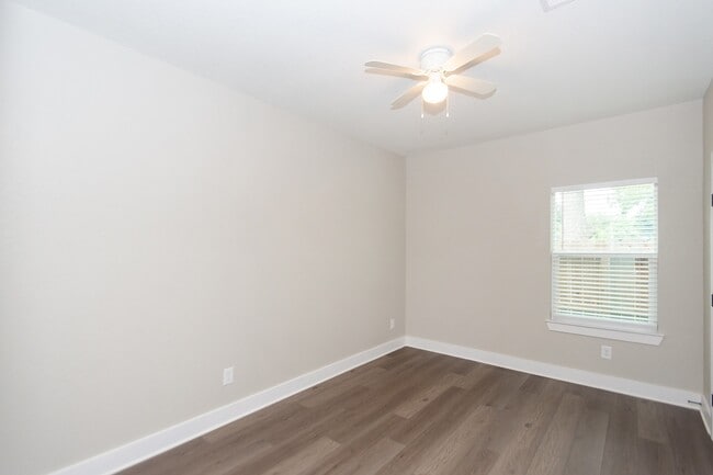 7311 Sandra St