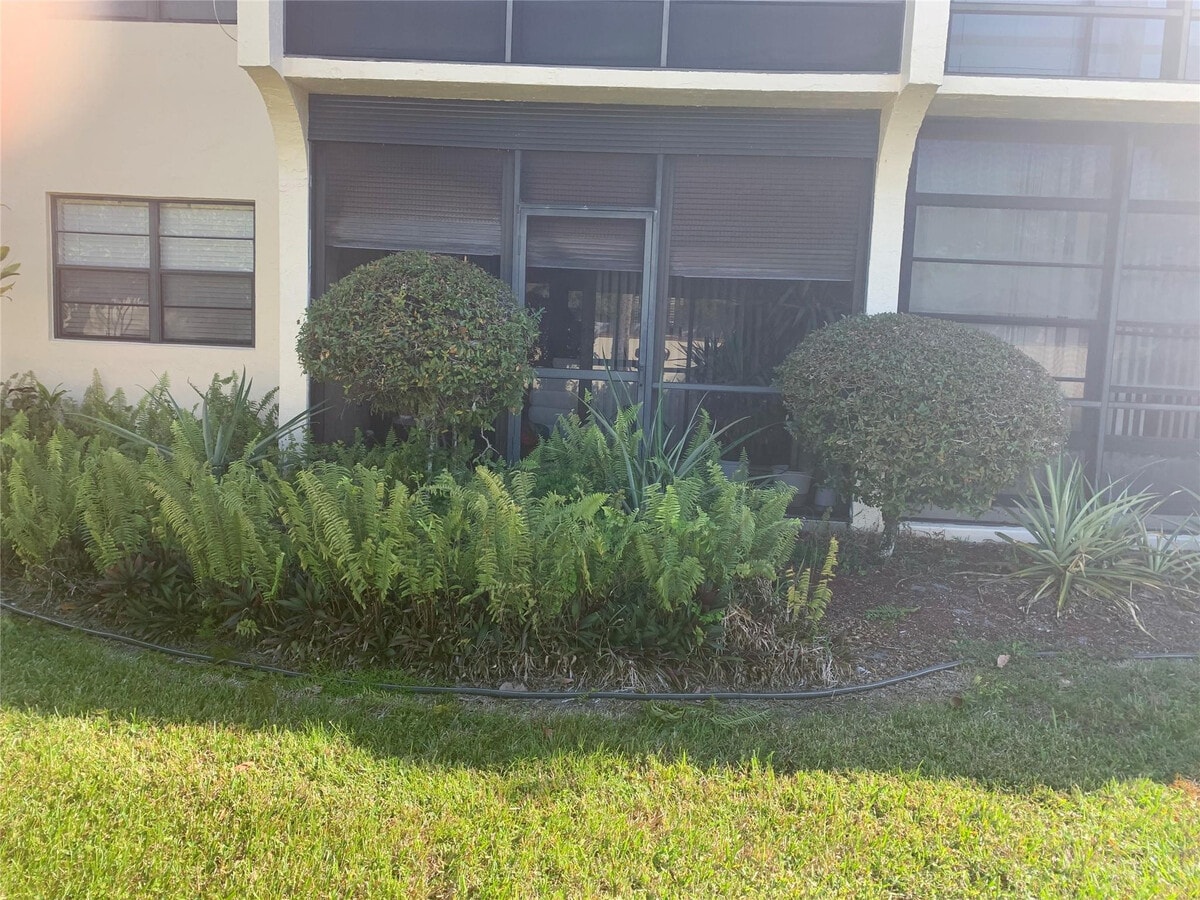 Photo - 2050 Oleander Blvd Unit 4 104