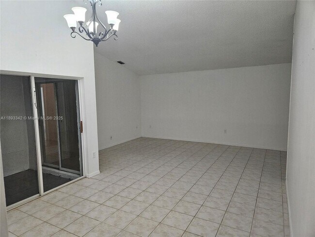 Photo - 32 Gables Blvd