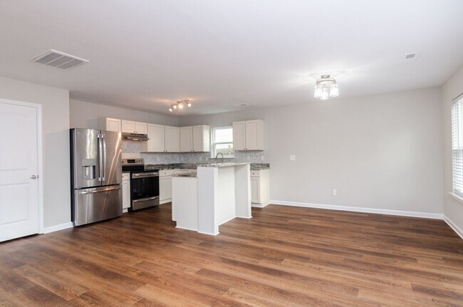 Photo - 6516 Rustling Leaves Way