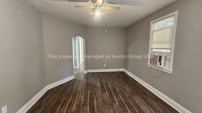 Photo - 4066 Walnut St