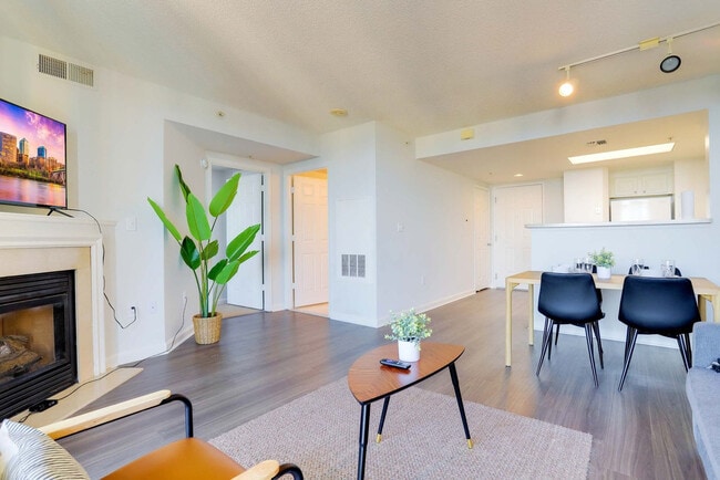 Photo - 901 N Pollard St Unidad FL13-ID1022362P