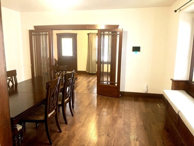 Photo - 471 E 300 S