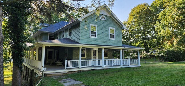 264 Twin Lakes Rd