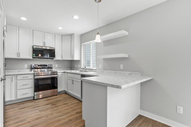 Kitchen - 200 Chalet Dr Unit 200