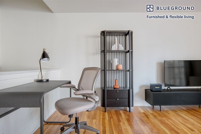 Photo - 123 E 54th St Unidad FL7-ID1252