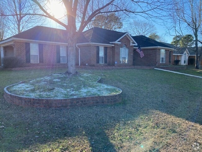 Building Photo - Double garage, 3/2, fenced yard Rental