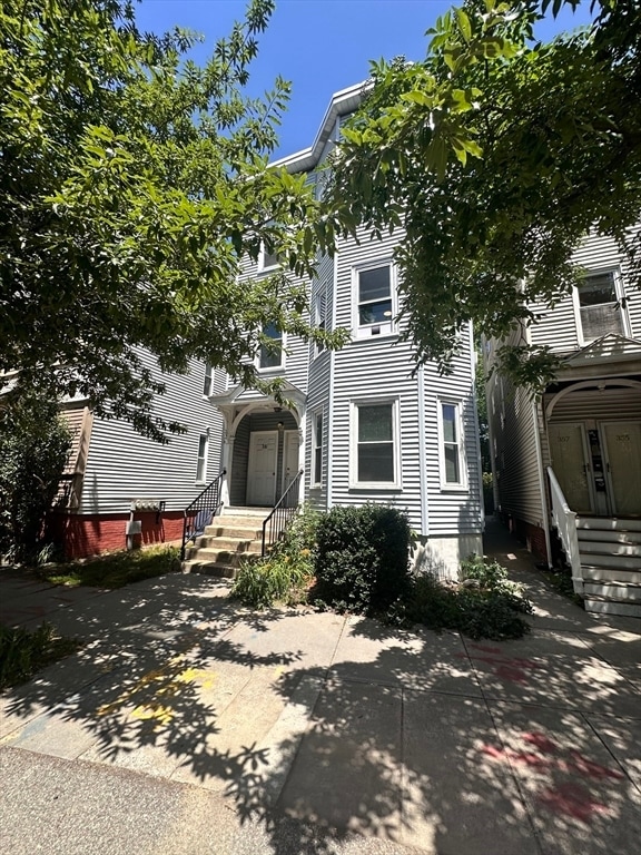 Building Photo - 359-361-361 Western Ave Unit 3