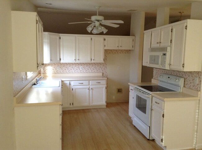 Photo - Cliff Rose - 3 Bedroom and 2 Bathroom