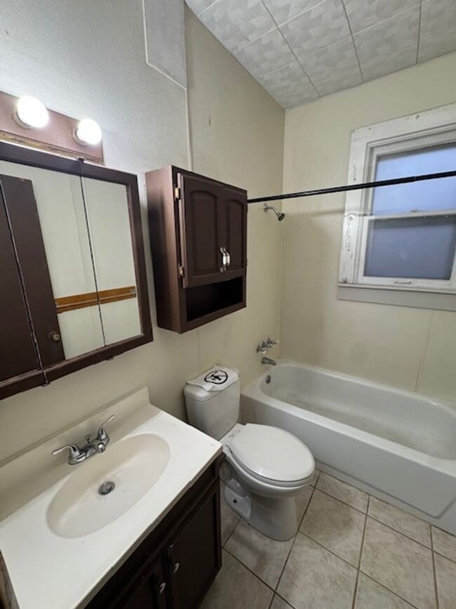 Photo - 928 Rivermet Ave