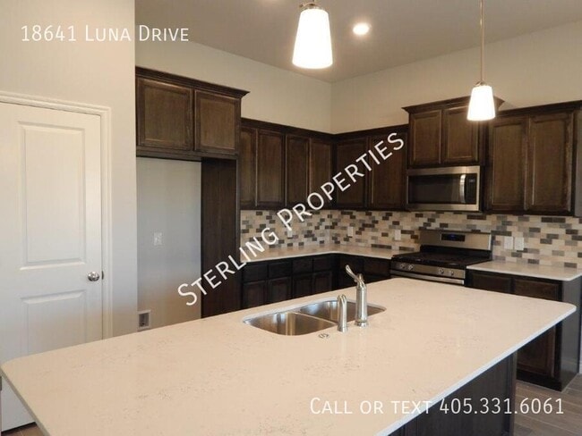 Photo - 18641 Luna Dr