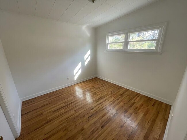 70 Longview Rd
