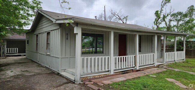 Building Photo - Veller Unit 1 Rental