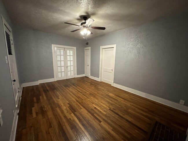 Photo - 132 Woodland St