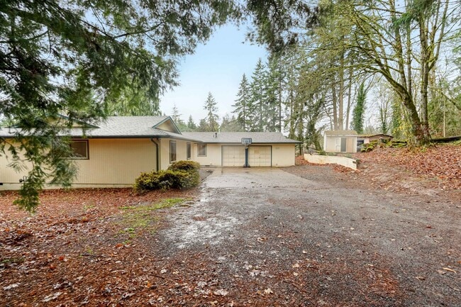 Photo - Secluded 4 bed, 2 bath home in West Salem, OR