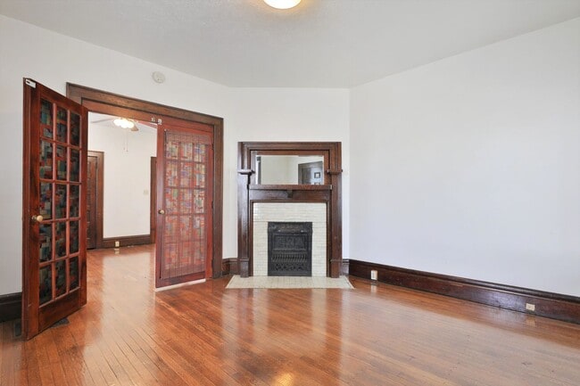 Photo - 4 Bedroom , 2 Bath Newly Renovated Townhou...