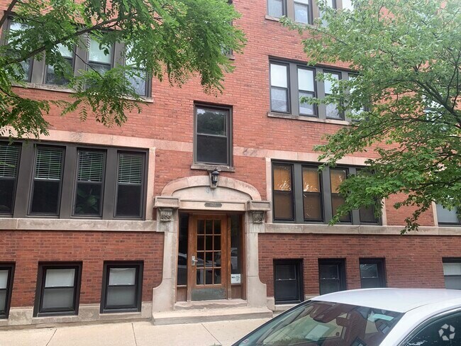 Building Photo - 6705 N Lakewood Ave Rental
